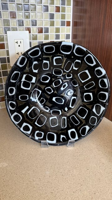 Black and White Retro Rings Bowl